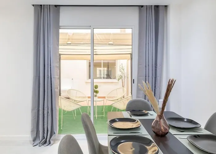 Beautiful 2Br - 20 Meters From Beach - In City Center