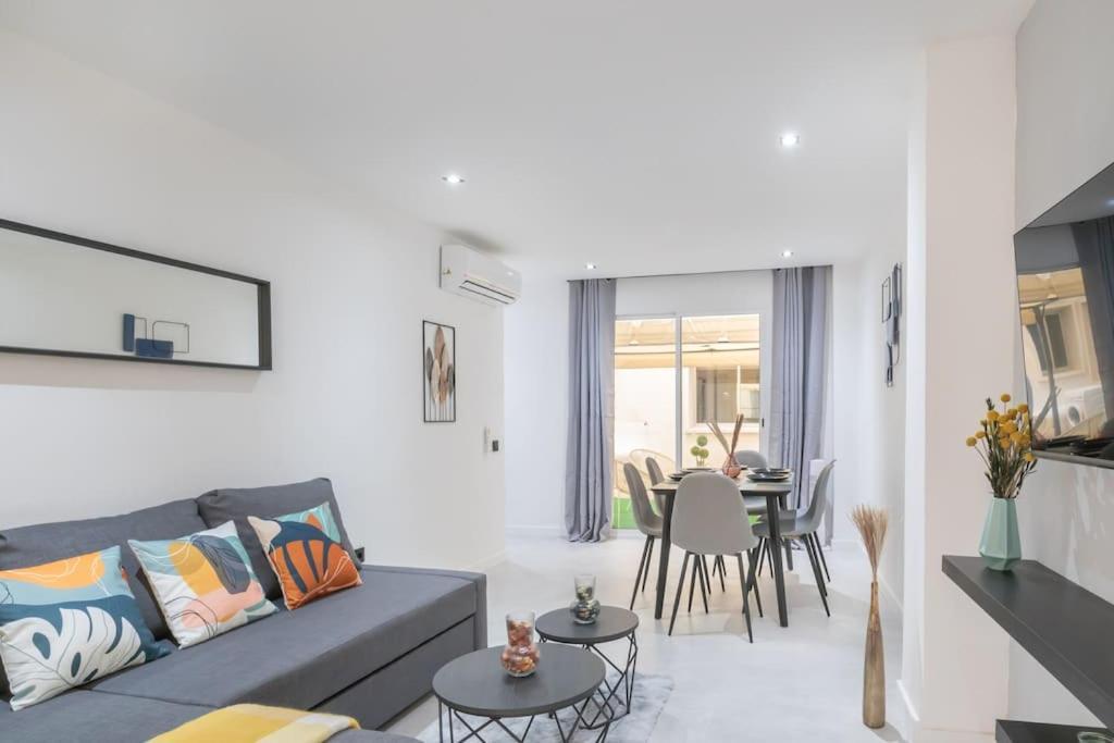 Apartment Beautiful 2br - 20 Meters From - In Center *